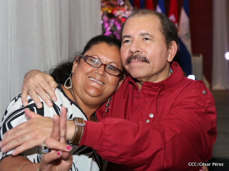 Presidente Daniel Ortega y Compa&ntilde;era Rosario Murillo con trabajadores y trabajadoras de Nicaragua